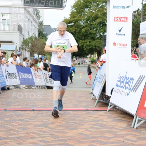 31.08.2025 - 21. Blankeneser Heldenlauf Strokosch-Dieckow http://msf.ph/oto/8662215 31.08.2025 11:24:49 Ziel 3642, 3640 meine-sportfotos.de