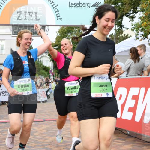 31.08.2025 - 21. Blankeneser Heldenlauf Strokosch-Dieckow http://msf.ph/oto/8662306 31.08.2025 11:22:27 Ziel 3682, 3351, 3353 meine-sportfotos.de
