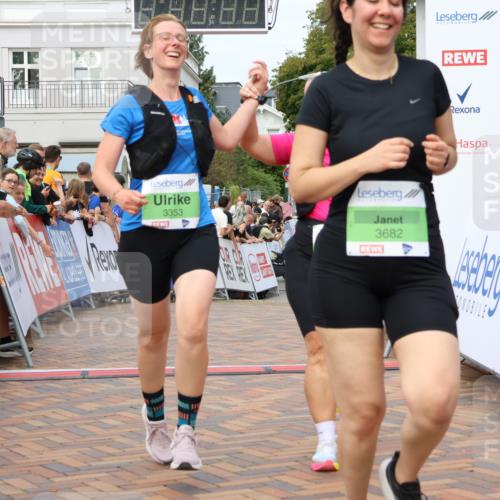 31.08.2025 - 21. Blankeneser Heldenlauf Strokosch-Dieckow http://msf.ph/oto/8662337 31.08.2025 11:22:27 Ziel 3682, 3351, 3353 meine-sportfotos.de