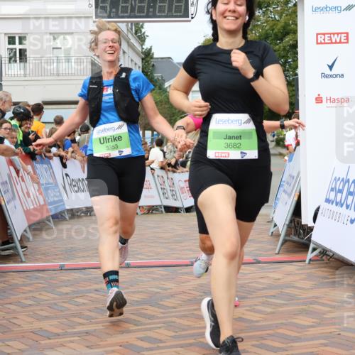 31.08.2025 - 21. Blankeneser Heldenlauf Strokosch-Dieckow http://msf.ph/oto/8662371 31.08.2025 11:22:27 Ziel 3682, 3351, 3353 meine-sportfotos.de