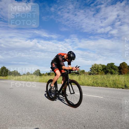 31.08.2025 - Elbe Triathlon Hamburg Michael Burmester http://msf.ph/oto/8662395 31.08.2025 09:21:15 Radfahren 215, 313, 375, 388, 390 meine-sportfotos.de
