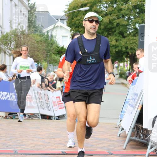 31.08.2025 - 21. Blankeneser Heldenlauf Strokosch-Dieckow http://msf.ph/oto/8662412 31.08.2025 11:24:32 Ziel 3177, 3188 meine-sportfotos.de