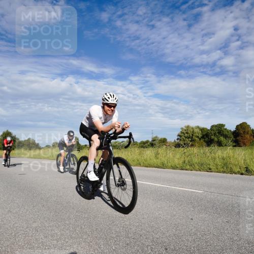 31.08.2025 - Elbe Triathlon Hamburg Michael Burmester http://msf.ph/oto/8662415 31.08.2025 09:21:43 Radfahren 229, 255, 272, 276, 300, 412, 468, 492, 658 meine-sportfotos.de