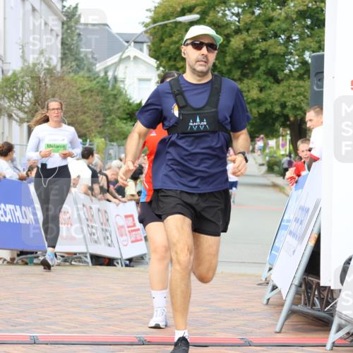 31.08.2025 - 21. Blankeneser Heldenlauf Strokosch-Dieckow http://msf.ph/oto/8662419 31.08.2025 11:24:32 Ziel 3177, 3188 meine-sportfotos.de