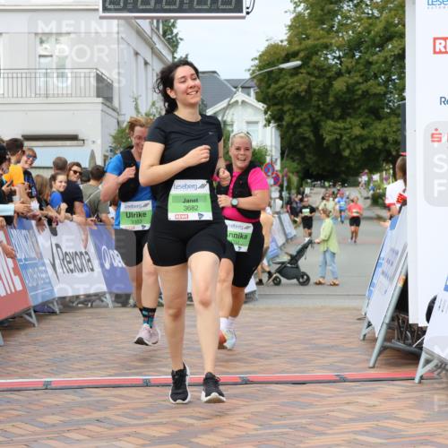 31.08.2025 - 21. Blankeneser Heldenlauf Strokosch-Dieckow http://msf.ph/oto/8662432 31.08.2025 11:22:25 Ziel 3682, 3351, 3353 meine-sportfotos.de