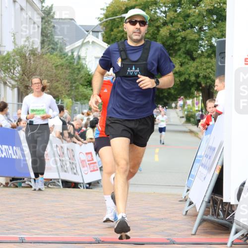 31.08.2025 - 21. Blankeneser Heldenlauf Strokosch-Dieckow http://msf.ph/oto/8662435 31.08.2025 11:24:31 Ziel 3177, 3188 meine-sportfotos.de