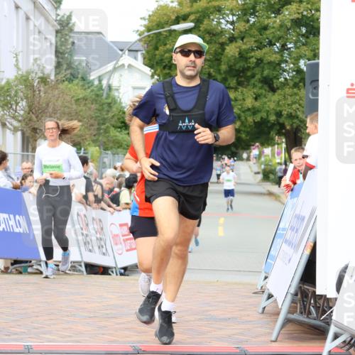 31.08.2025 - 21. Blankeneser Heldenlauf Strokosch-Dieckow http://msf.ph/oto/8662451 31.08.2025 11:24:31 Ziel 3177, 3188 meine-sportfotos.de