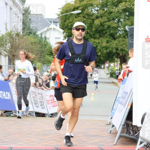 31.08.2025 - 21. Blankeneser Heldenlauf Strokosch-Dieckow http://msf.ph/oto/8662459 31.08.2025 11:24:31 Ziel 3177, 3188 meine-sportfotos.de