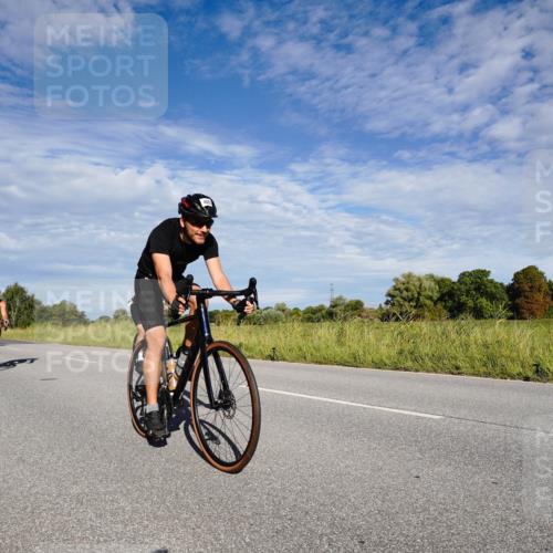 31.08.2025 - Elbe Triathlon Hamburg Michael Burmester http://msf.ph/oto/8662465 31.08.2025 09:22:31 Radfahren 181, 193, 195, 397, 405, 426, 479, 557, 614 meine-sportfotos.de