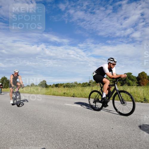 31.08.2025 - Elbe Triathlon Hamburg Michael Burmester http://msf.ph/oto/8662467 31.08.2025 09:22:32 Radfahren 181, 193, 195, 397, 405, 426, 430, 479, 557, 614 meine-sportfotos.de
