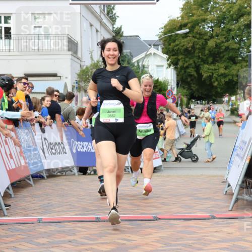 31.08.2025 - 21. Blankeneser Heldenlauf Strokosch-Dieckow http://msf.ph/oto/8662469 31.08.2025 11:22:25 Ziel 3682, 3351, 3353 meine-sportfotos.de