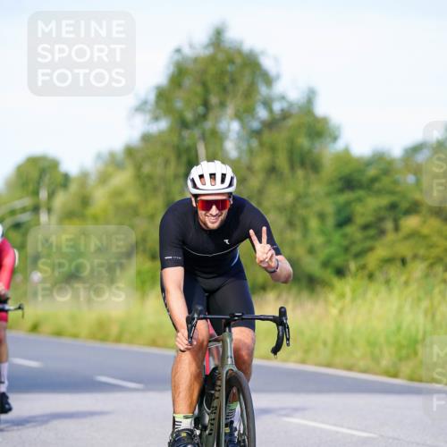 31.08.2025 - Elbe Triathlon Hamburg Michael Burmester http://msf.ph/oto/8662479 31.08.2025 09:10:24 Radfahren 180, 335, 470 meine-sportfotos.de