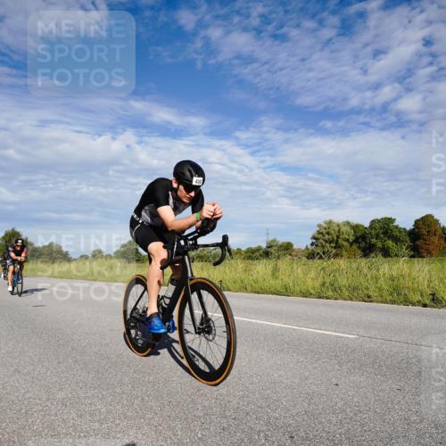 31.08.2025 - Elbe Triathlon Hamburg Michael Burmester http://msf.ph/oto/8662482 31.08.2025 09:22:40 Radfahren 166, 181, 193, 195, 304, 391, 430, 834 meine-sportfotos.de