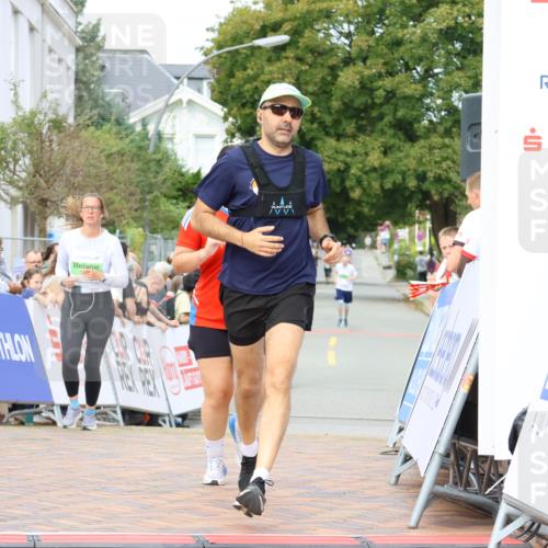 31.08.2025 - 21. Blankeneser Heldenlauf Strokosch-Dieckow http://msf.ph/oto/8662484 31.08.2025 11:24:31 Ziel 3177, 3188 meine-sportfotos.de