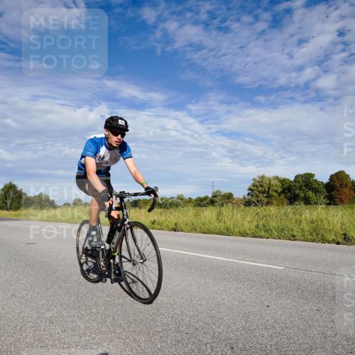 31.08.2025 - Elbe Triathlon Hamburg Michael Burmester http://msf.ph/oto/8662492 31.08.2025 09:22:43 Radfahren 166, 304, 391, 834 meine-sportfotos.de