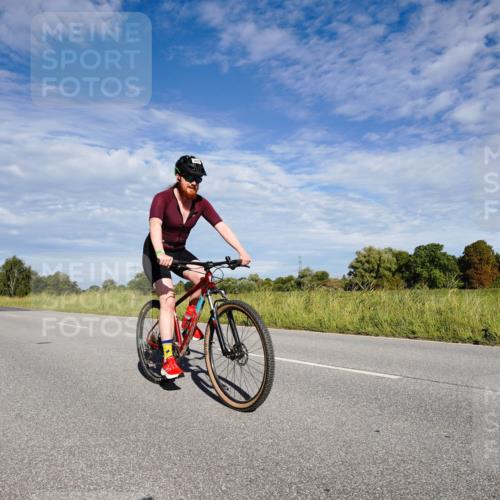 31.08.2025 - Elbe Triathlon Hamburg Michael Burmester http://msf.ph/oto/8662519 31.08.2025 09:23:20 Radfahren 508, 524 meine-sportfotos.de