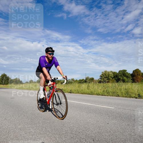 31.08.2025 - Elbe Triathlon Hamburg Michael Burmester http://msf.ph/oto/8662579 31.08.2025 09:24:11 Radfahren 335, 473, 487, 511, 536, 728 meine-sportfotos.de