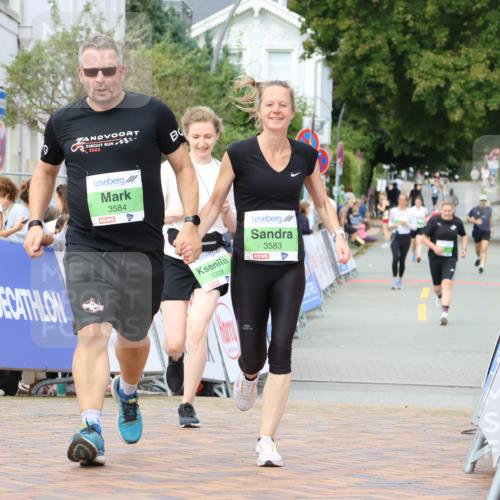 31.08.2025 - 21. Blankeneser Heldenlauf Strokosch-Dieckow http://msf.ph/oto/8662593 31.08.2025 11:24:16 Ziel 3100, 3099, 3309, 3584, 3583 meine-sportfotos.de