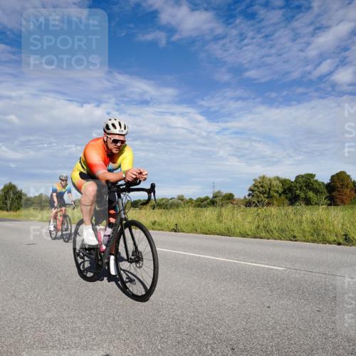 31.08.2025 - Elbe Triathlon Hamburg Michael Burmester http://msf.ph/oto/8662601 31.08.2025 09:24:26 Radfahren 180, 418, 454, 499, 576, 653 meine-sportfotos.de