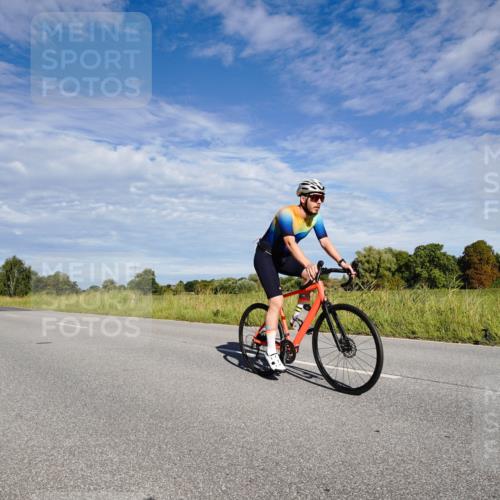 31.08.2025 - Elbe Triathlon Hamburg Michael Burmester http://msf.ph/oto/8662603 31.08.2025 09:24:26 Radfahren 180, 418, 454, 499, 576, 653 meine-sportfotos.de