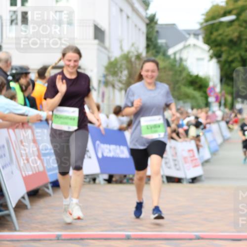 31.08.2025 - 21. Blankeneser Heldenlauf Strokosch-Dieckow http://msf.ph/oto/8662623 31.08.2025 11:24:07 Ziel 3101, 3100, 3099, 3659 meine-sportfotos.de