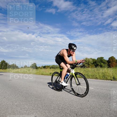 31.08.2025 - Elbe Triathlon Hamburg Michael Burmester http://msf.ph/oto/8662649 31.08.2025 09:25:07 Radfahren 389, 467, 611 meine-sportfotos.de