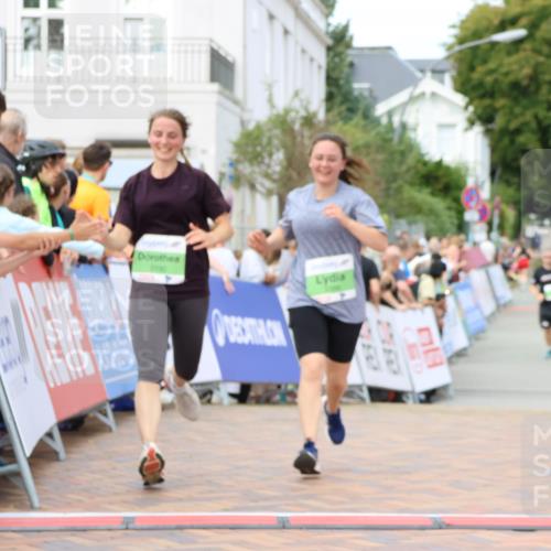 31.08.2025 - 21. Blankeneser Heldenlauf Strokosch-Dieckow http://msf.ph/oto/8662650 31.08.2025 11:24:07 Ziel 3101, 3100, 3099, 3659 meine-sportfotos.de