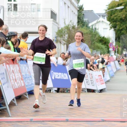 31.08.2025 - 21. Blankeneser Heldenlauf Strokosch-Dieckow http://msf.ph/oto/8662656 31.08.2025 11:24:07 Ziel 3101, 3100, 3099, 3659 meine-sportfotos.de