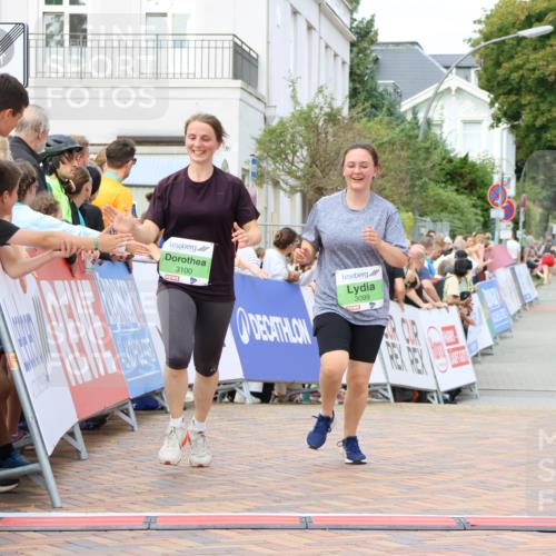 31.08.2025 - 21. Blankeneser Heldenlauf Strokosch-Dieckow http://msf.ph/oto/8662666 31.08.2025 11:24:07 Ziel 3101, 3100, 3099, 3659 meine-sportfotos.de