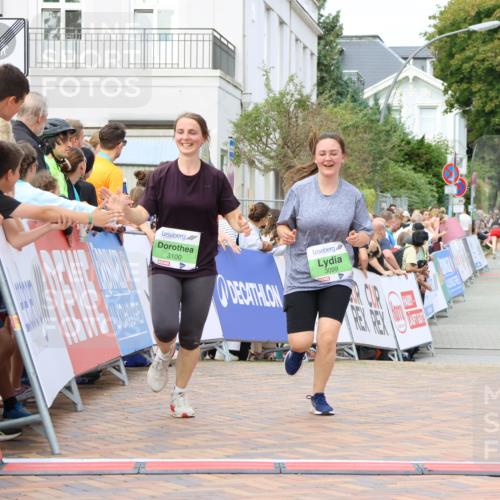 31.08.2025 - 21. Blankeneser Heldenlauf Strokosch-Dieckow http://msf.ph/oto/8662674 31.08.2025 11:24:07 Ziel 3101, 3100, 3099, 3659 meine-sportfotos.de
