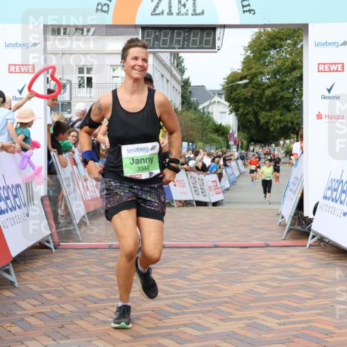31.08.2025 - 21. Blankeneser Heldenlauf Strokosch-Dieckow http://msf.ph/oto/8662677 31.08.2025 11:22:03 Ziel 3344, 3639, 3413 meine-sportfotos.de