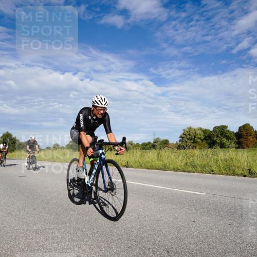 31.08.2025 - Elbe Triathlon Hamburg Michael Burmester http://msf.ph/oto/8662691 31.08.2025 09:25:49 Radfahren 334, 348, 366, 424, 453, 507, 550, 625 meine-sportfotos.de