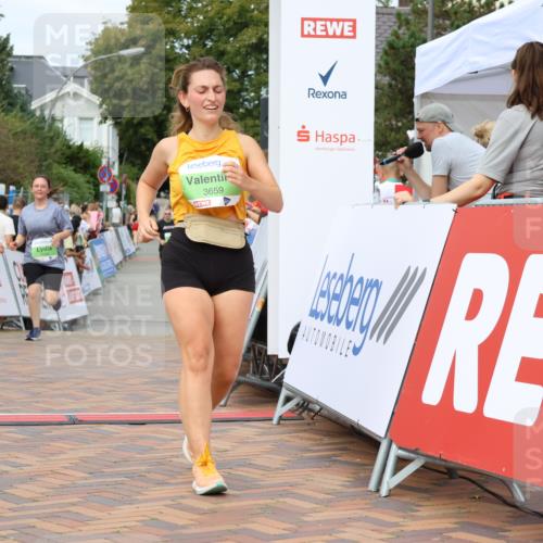 31.08.2025 - 21. Blankeneser Heldenlauf Strokosch-Dieckow http://msf.ph/oto/8662696 31.08.2025 11:24:05 Ziel 3101, 3100, 3099, 3659 meine-sportfotos.de