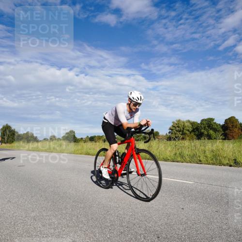31.08.2025 - Elbe Triathlon Hamburg Michael Burmester http://msf.ph/oto/8662700 31.08.2025 09:25:52 Radfahren 334, 348, 424, 507, 525, 550, 554, 579, 625 meine-sportfotos.de