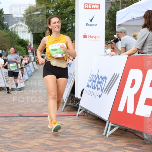 31.08.2025 - 21. Blankeneser Heldenlauf Strokosch-Dieckow http://msf.ph/oto/8662704 31.08.2025 11:24:05 Ziel 3101, 3100, 3099, 3659 meine-sportfotos.de