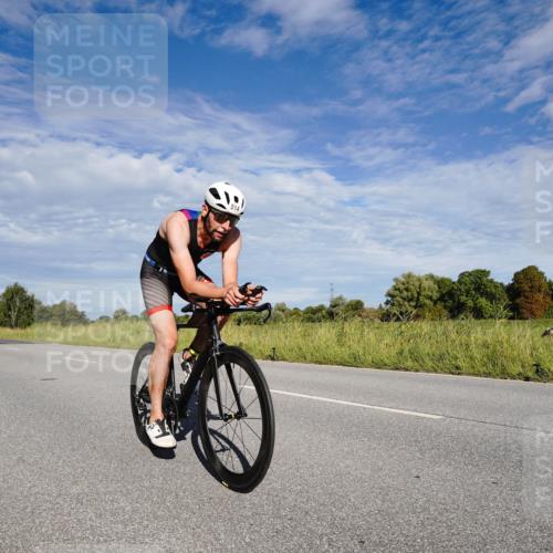 31.08.2025 - Elbe Triathlon Hamburg Michael Burmester http://msf.ph/oto/8662725 31.08.2025 09:26:17 Radfahren 246, 320, 451, 514 meine-sportfotos.de