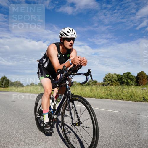 31.08.2025 - Elbe Triathlon Hamburg Michael Burmester http://msf.ph/oto/8662739 31.08.2025 09:26:31 Radfahren 175, 248, 316, 318, 341, 434, 438, 444, 445, 461, 471, 558, 650, 725 meine-sportfotos.de