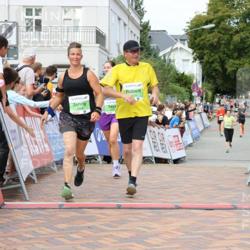 31.08.2025 - 21. Blankeneser Heldenlauf Strokosch-Dieckow http://msf.ph/oto/8662769 31.08.2025 11:22:01 Ziel 3344, 3639, 3413 meine-sportfotos.de