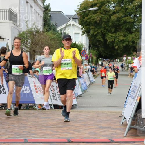 31.08.2025 - 21. Blankeneser Heldenlauf Strokosch-Dieckow http://msf.ph/oto/8662799 31.08.2025 11:22:00 Ziel 3344, 3639, 3413 meine-sportfotos.de