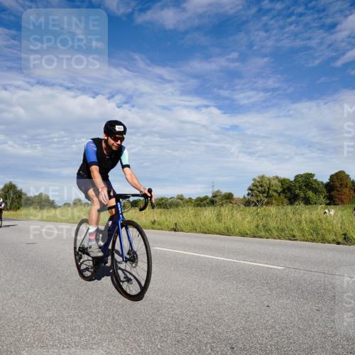 31.08.2025 - Elbe Triathlon Hamburg Michael Burmester http://msf.ph/oto/8662806 31.08.2025 09:27:27 Radfahren 247, 299, 385, 563, 623 meine-sportfotos.de