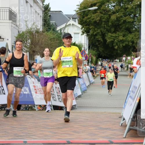 31.08.2025 - 21. Blankeneser Heldenlauf Strokosch-Dieckow http://msf.ph/oto/8662808 31.08.2025 11:22:00 Ziel 3344, 3639, 3413 meine-sportfotos.de