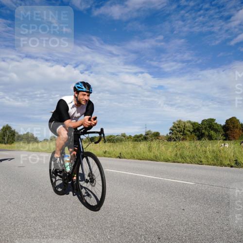31.08.2025 - Elbe Triathlon Hamburg Michael Burmester http://msf.ph/oto/8662813 31.08.2025 09:27:32 Radfahren 299, 321, 354, 385, 623 meine-sportfotos.de