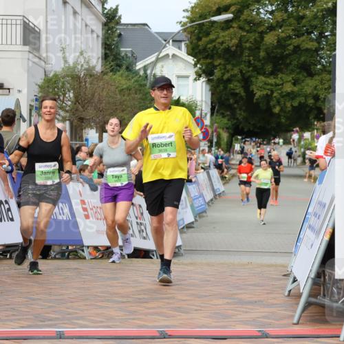 31.08.2025 - 21. Blankeneser Heldenlauf Strokosch-Dieckow http://msf.ph/oto/8662816 31.08.2025 11:22:00 Ziel 3344, 3639, 3413 meine-sportfotos.de