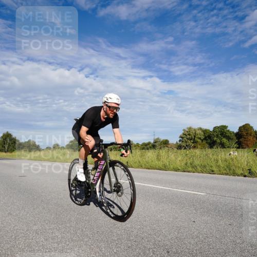 31.08.2025 - Elbe Triathlon Hamburg Michael Burmester http://msf.ph/oto/8662822 31.08.2025 09:27:41 Radfahren 268, 269, 311, 354, 496 meine-sportfotos.de