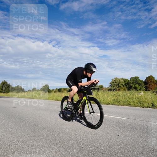 31.08.2025 - Elbe Triathlon Hamburg Michael Burmester http://msf.ph/oto/8662837 31.08.2025 09:28:02 Radfahren 333, 383, 630 meine-sportfotos.de