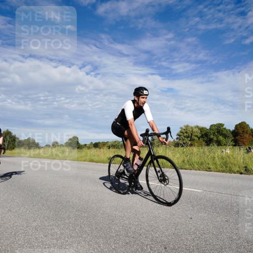 31.08.2025 - Elbe Triathlon Hamburg Michael Burmester http://msf.ph/oto/8662855 31.08.2025 09:28:25 Radfahren 281, 490, 562, 648, 672 meine-sportfotos.de