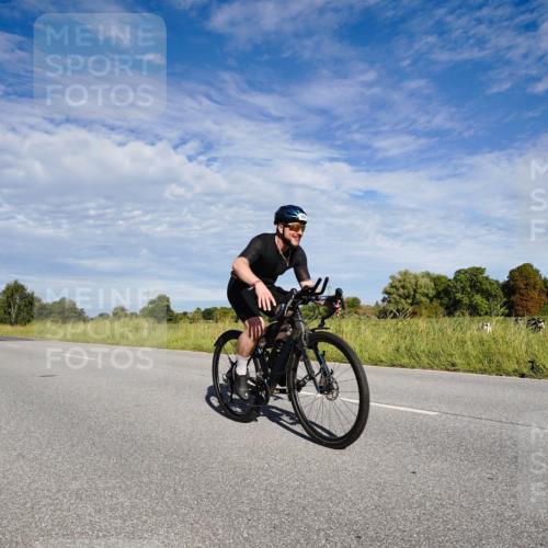 31.08.2025 - Elbe Triathlon Hamburg Michael Burmester http://msf.ph/oto/8662872 31.08.2025 09:28:37 Radfahren 282, 337, 363, 414, 486, 588 meine-sportfotos.de