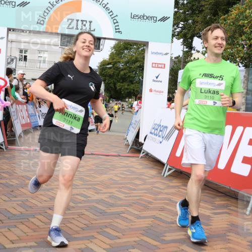 31.08.2025 - 21. Blankeneser Heldenlauf Strokosch-Dieckow http://msf.ph/oto/8662920 31.08.2025 11:21:42 Ziel 3658, 3110, 3111, 3654 meine-sportfotos.de
