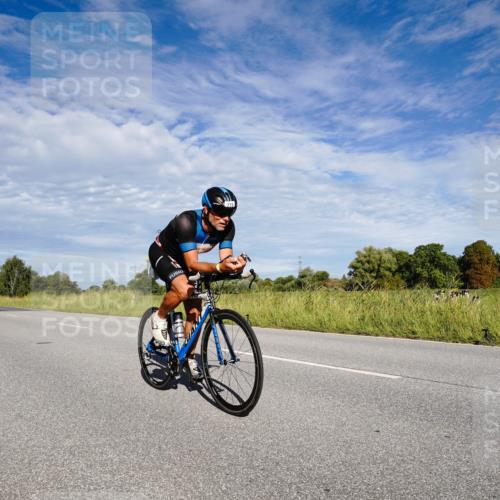 31.08.2025 - Elbe Triathlon Hamburg Michael Burmester http://msf.ph/oto/8662951 31.08.2025 09:30:05 Radfahren 305, 387, 427, 527, 617, 680, 773 meine-sportfotos.de