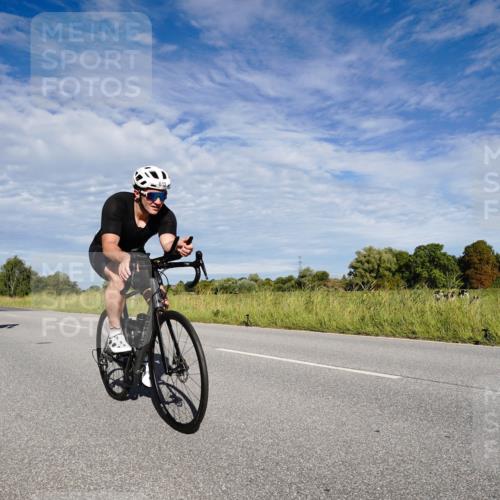 31.08.2025 - Elbe Triathlon Hamburg Michael Burmester http://msf.ph/oto/8662962 31.08.2025 09:30:14 Radfahren 213, 343, 400, 431, 465, 527, 534, 613, 617 meine-sportfotos.de